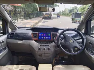 Toyota Noah 2.0 AWD 8-Seater 2003 Silver