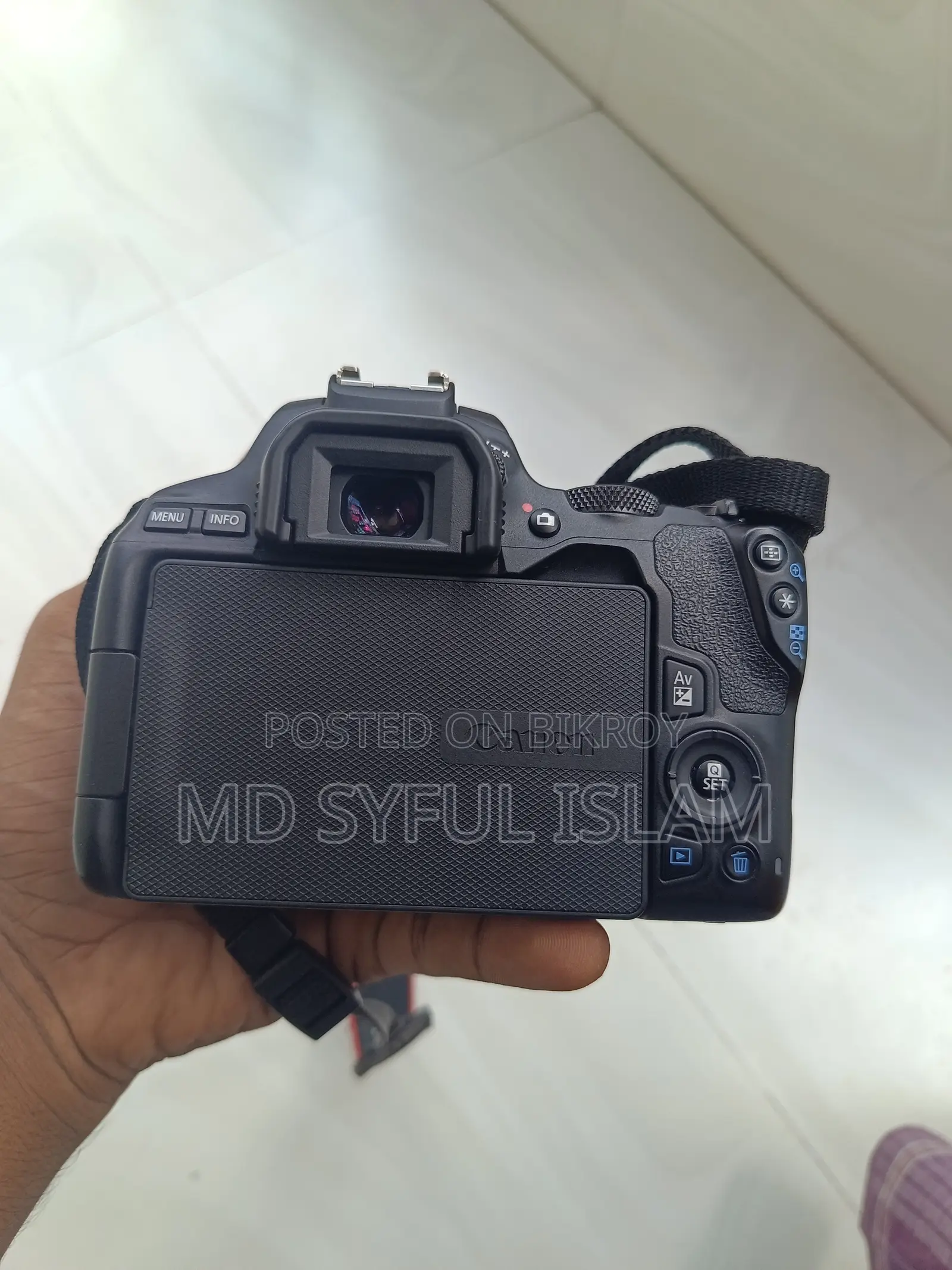 Canon EOS 250D + 50mm F/1.8 STM + 18-135mm IS STM Lens