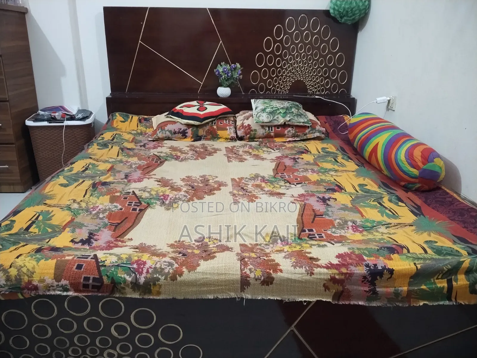 বড় ডাবল খাট
