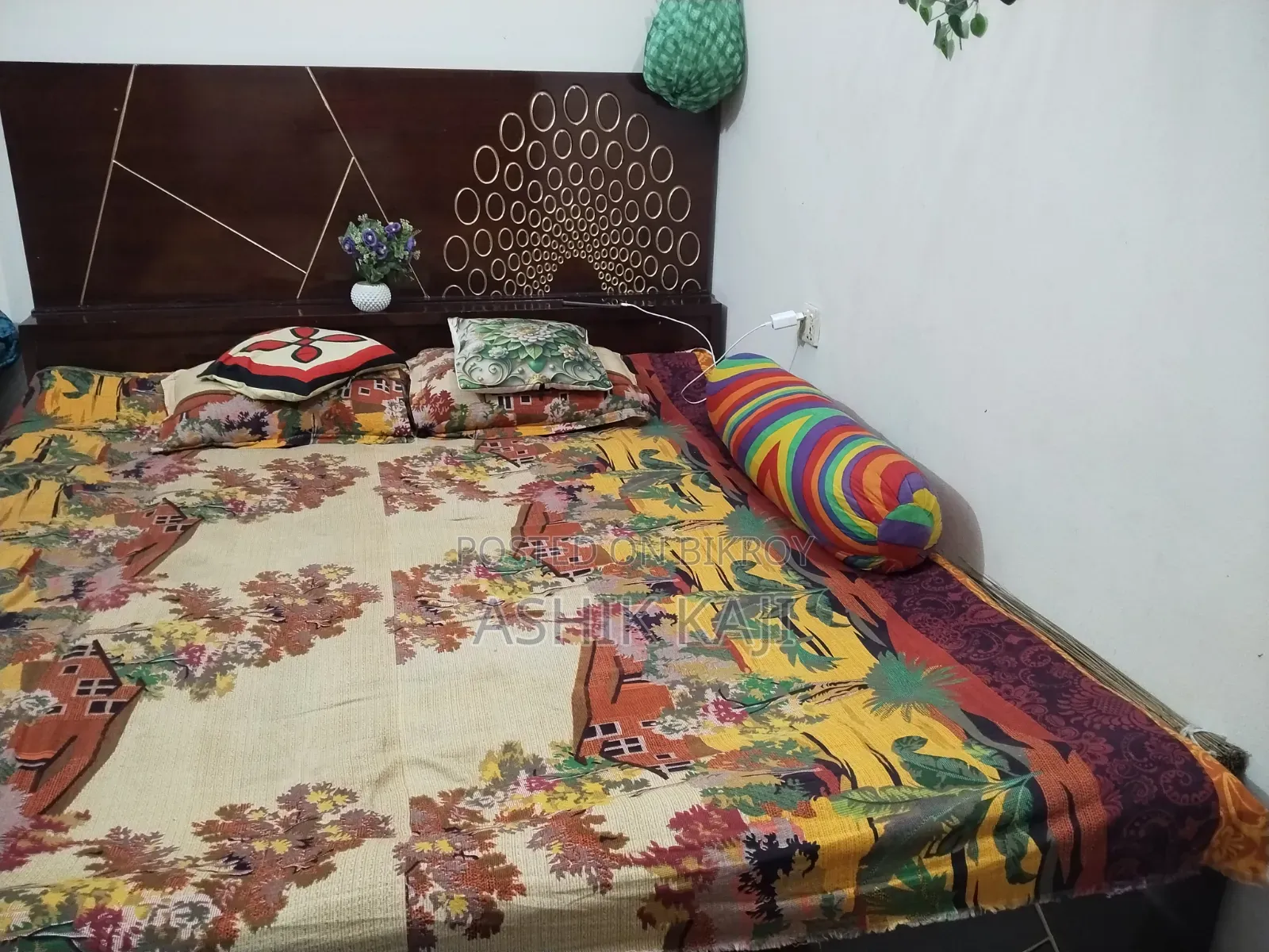 বড় ডাবল খাট