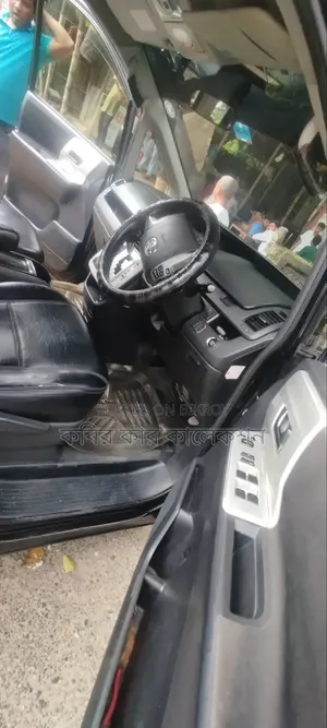 Toyota Noah 2013 Black