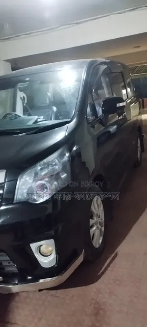 Toyota Noah 2012 Black
