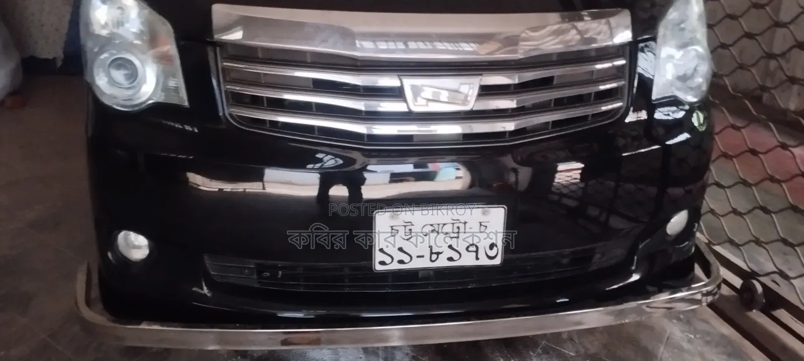 টয়োটা নোয়া ২০১৩ কালো