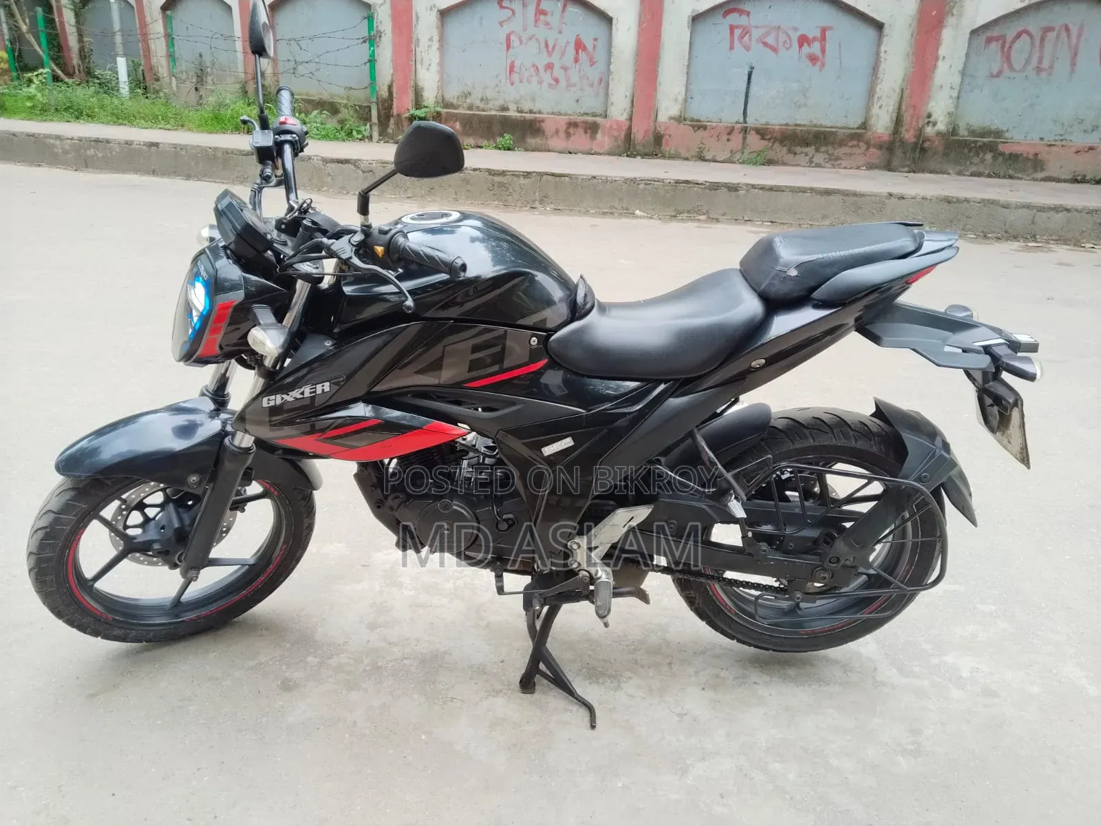 সুজুকি জিক্সার ২০২২ ব্ল্যাক