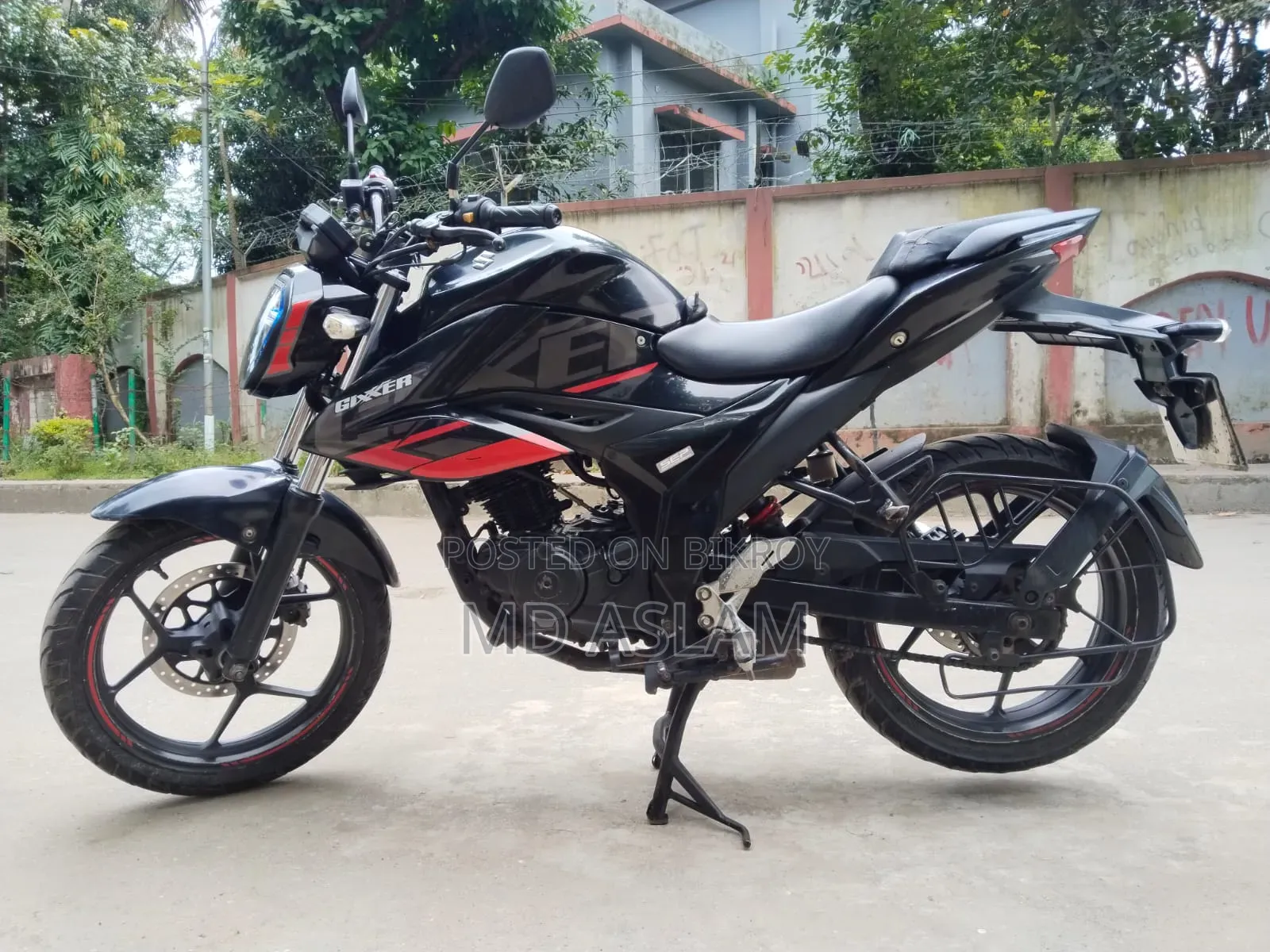 সুজুকি জিক্সার ২০২২ ব্ল্যাক