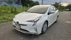 Toyota Prius 2017 Pearl
