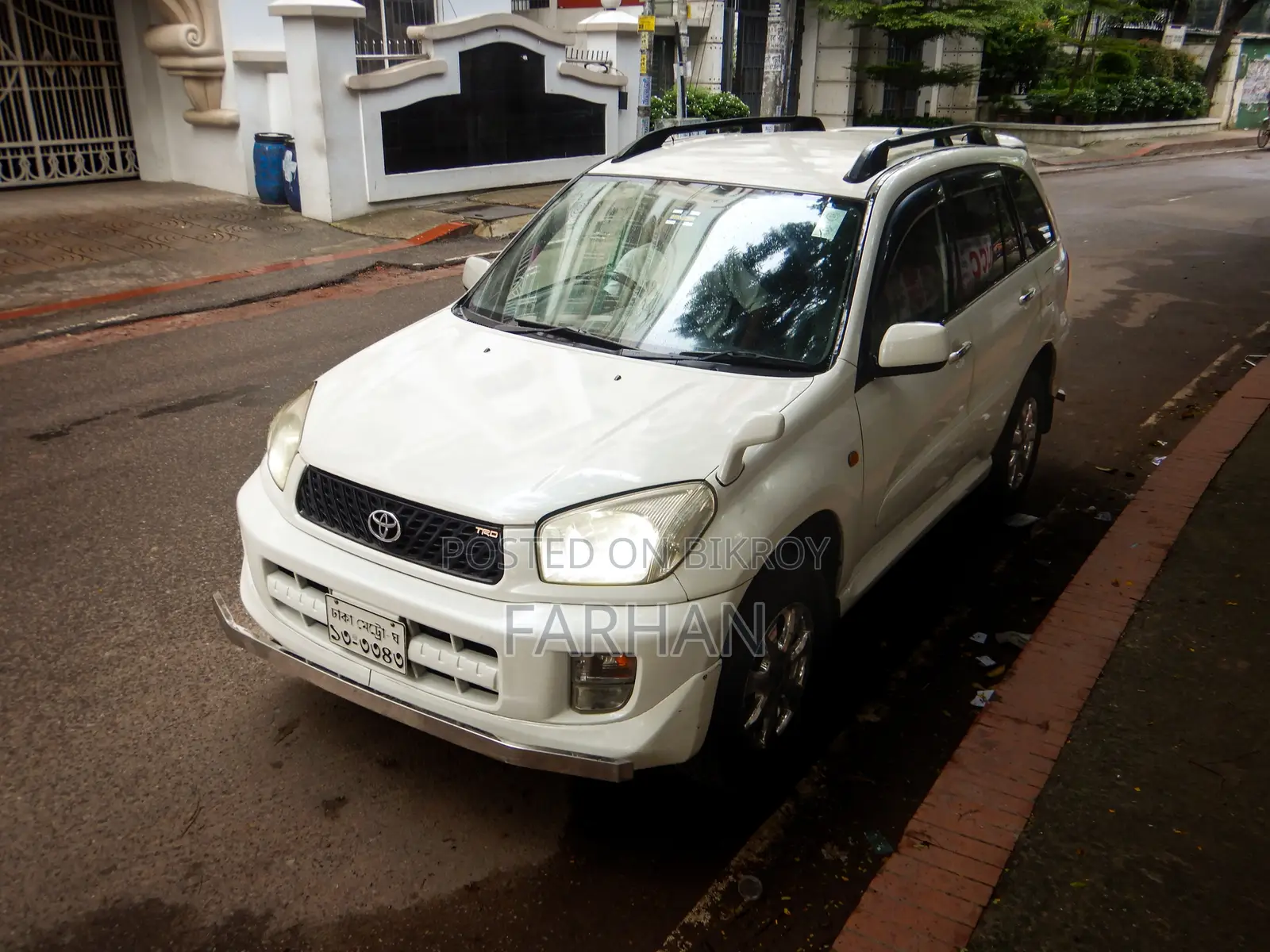 Toyota RAV4 Automatic 2002 White