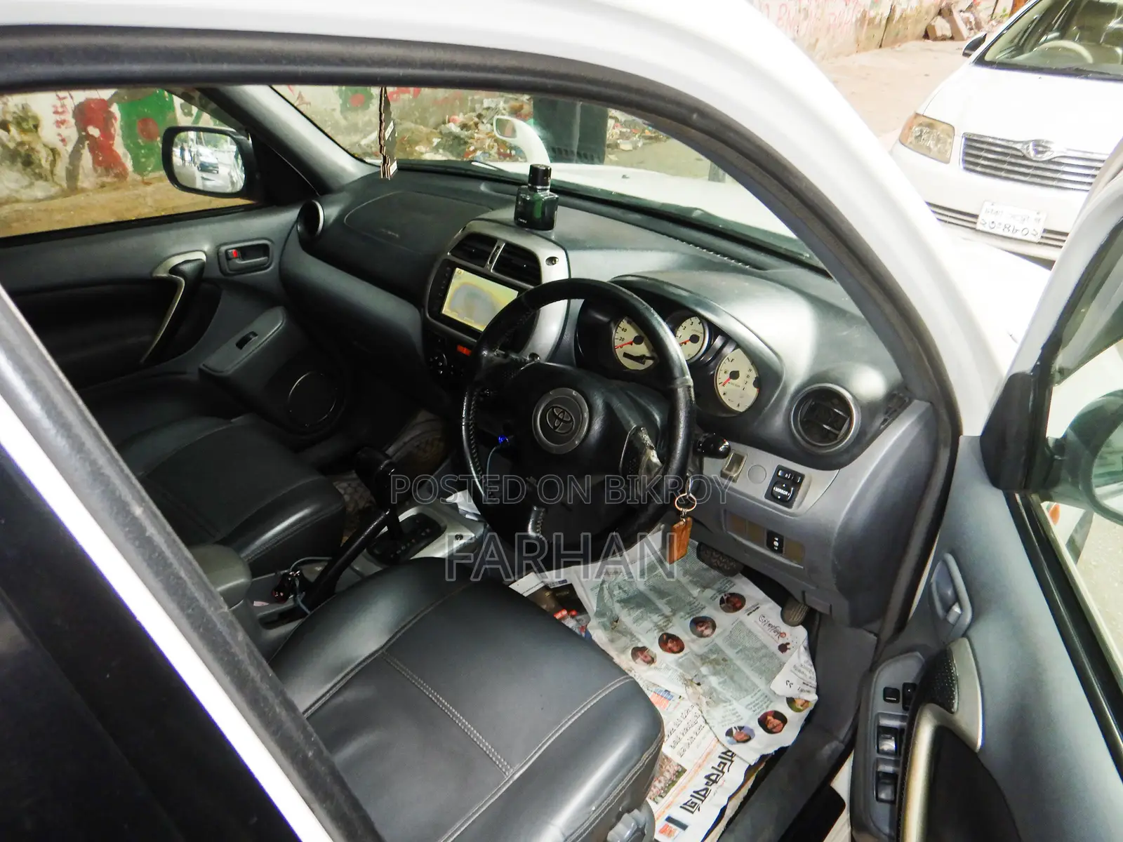 Toyota RAV4 Automatic 2002 White