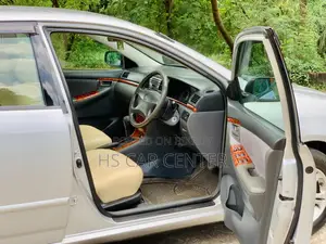 টয়োটা করোল্লা সেডান অটোমেটিক ২০০৫ সিলভার
