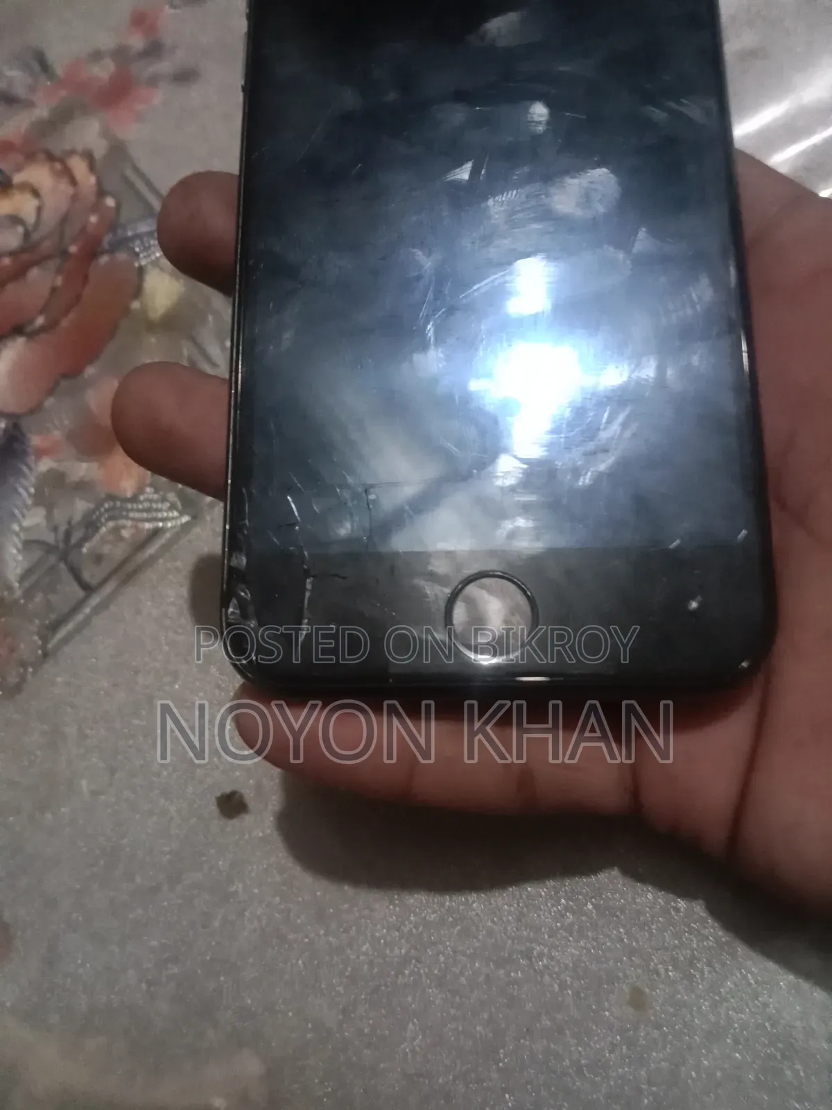 অ্যাপল আইফোন ৮ ৬৪ জিবি ব্ল্যাক