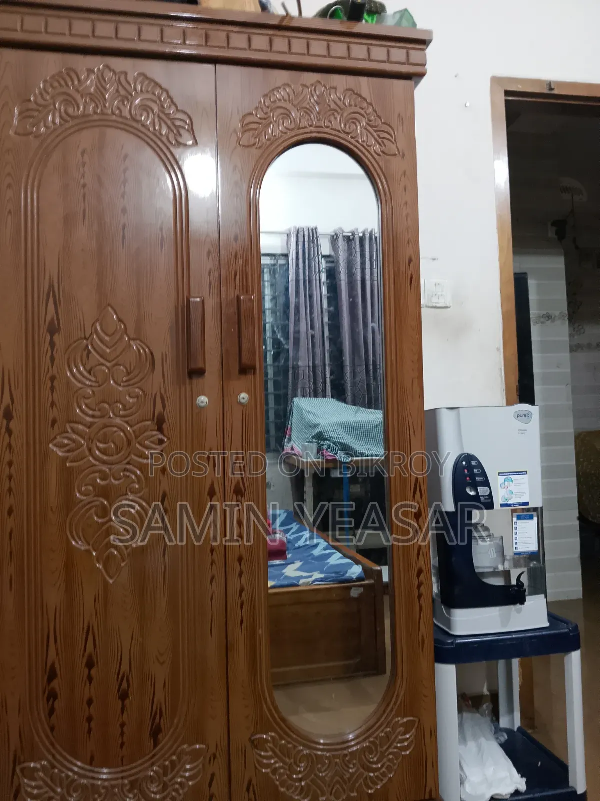 মালয়েশিয়ান কাঠের ৭ ফিট আলমারি