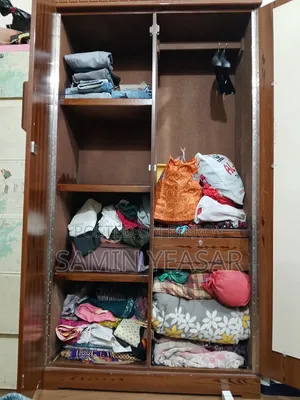 মালয়েশিয়ান কাঠের ৭ ফিট আলমারি