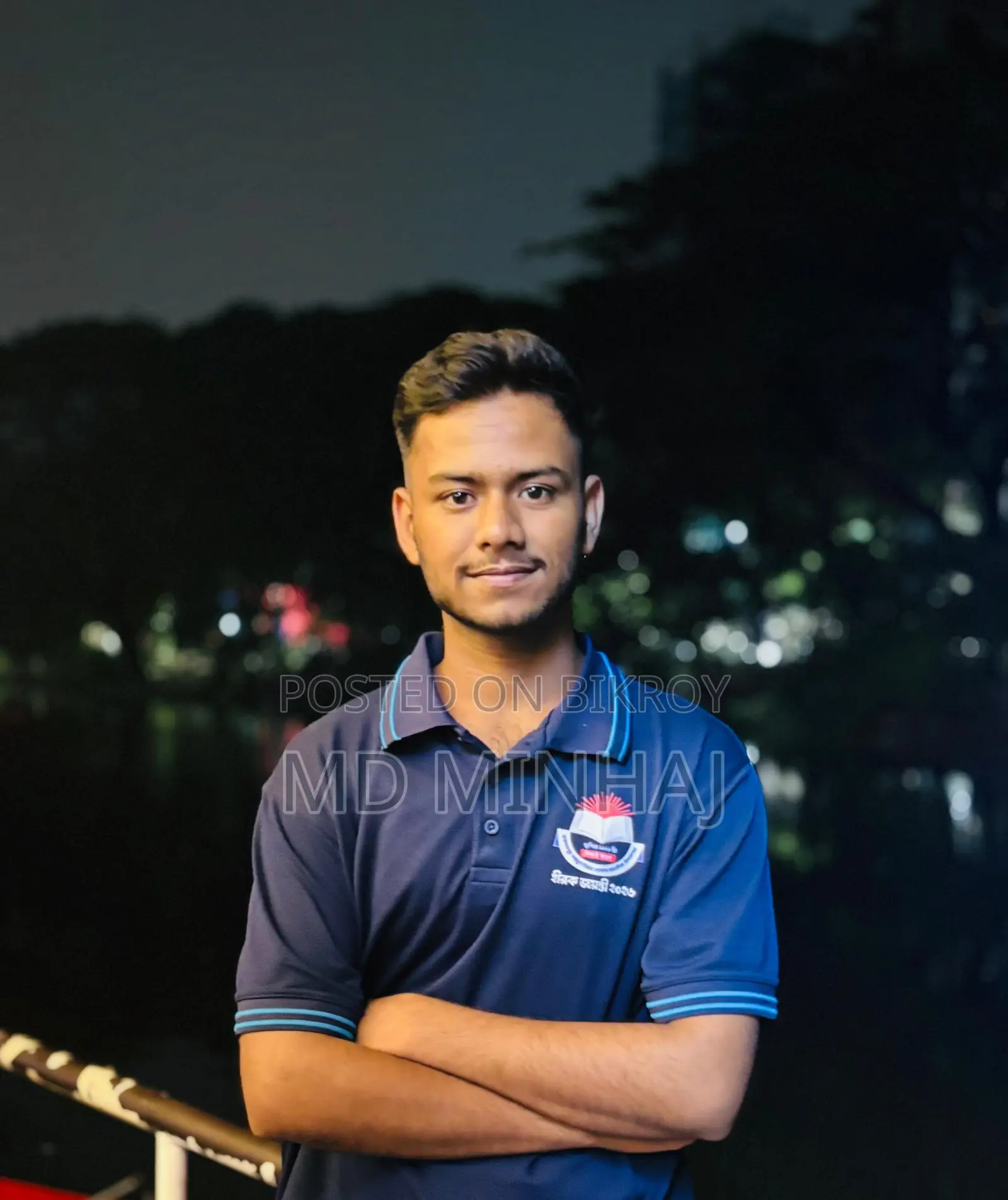 ডেইরি অর্গানিক ফুড শপে সেলস পারসন