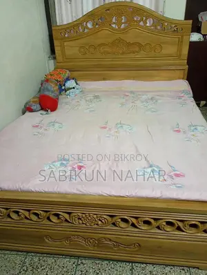 ৫.৫/৭ ফিটের একটি খাট বিক্রি হবে