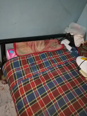 এমএসর ১টি খাট