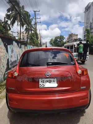 নিসান জুক ২০১১ লাল