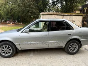 Toyota Corolla 1997 Silver