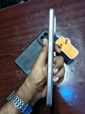 iQOO 8 GB Gold
