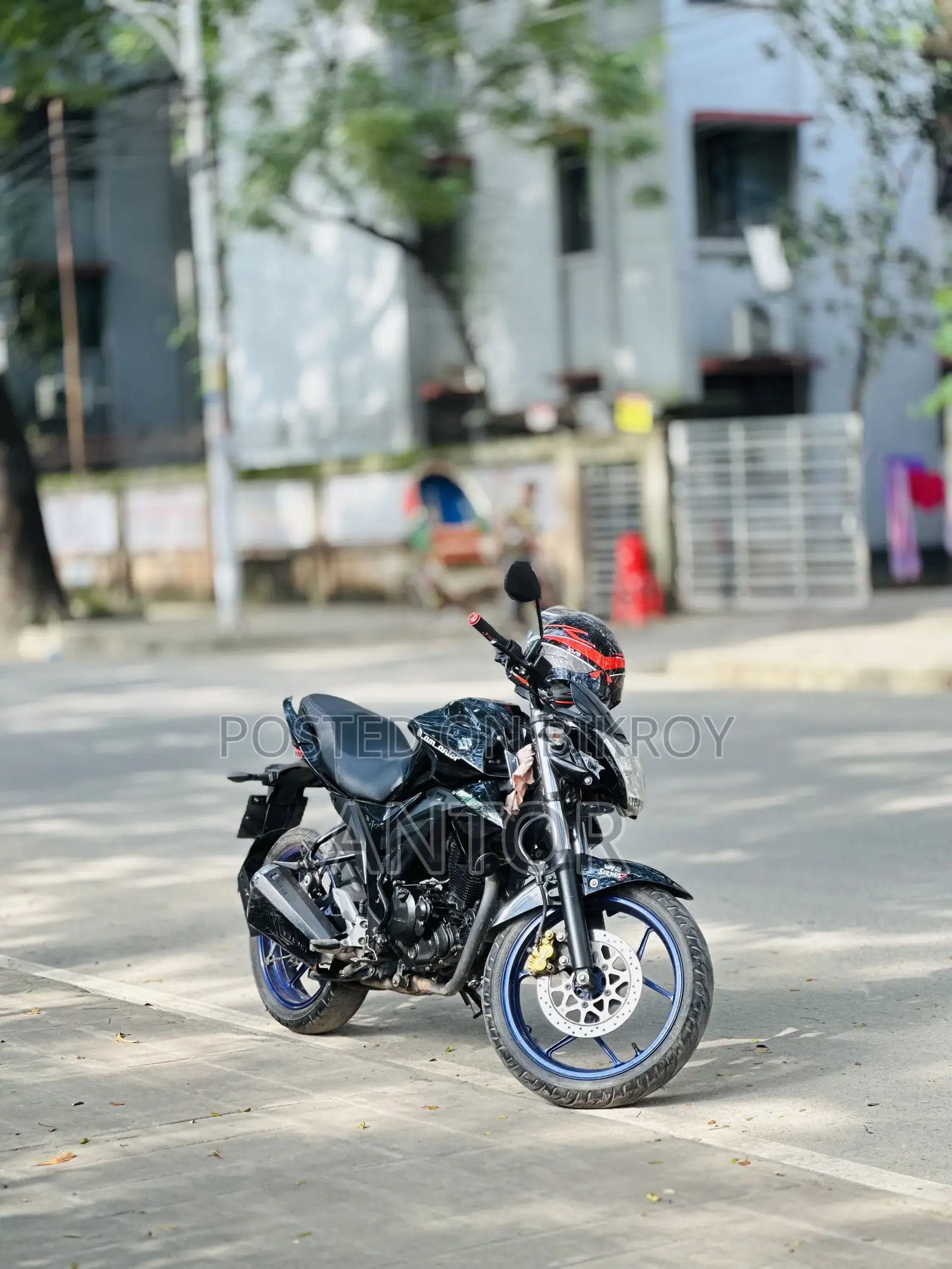 সুজুকি জিক্সার ২০২২ কালো