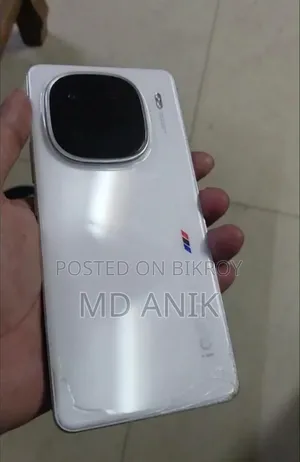 নতুন আইকিউওও ১২ ৫১২ জিবি সাদা