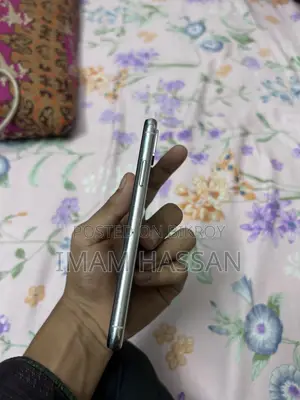 Apple iPhone XS 64 GB White