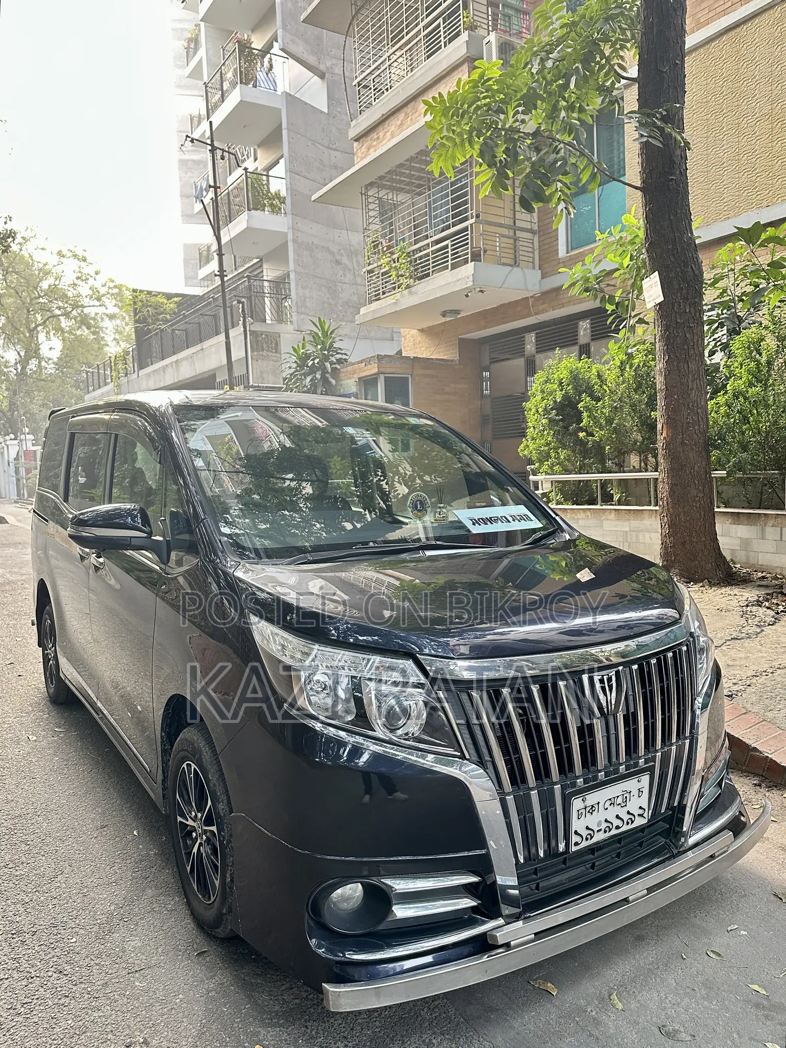 Toyota Esquire 2.0 Four-Wheel Drive (8 Seater) 2014 Purple