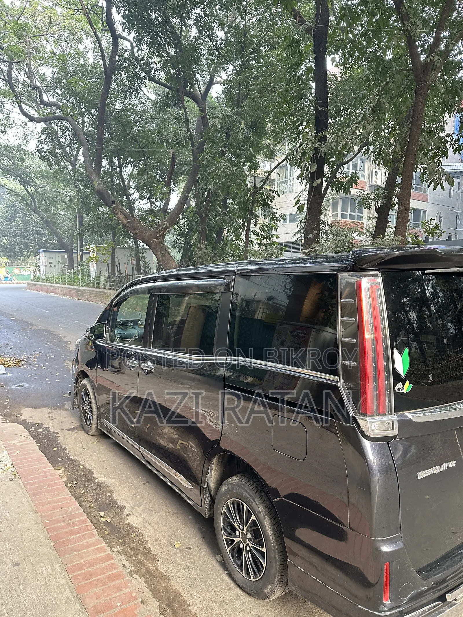 Toyota Esquire 2.0 Four-Wheel Drive (8 Seater) 2014 Purple