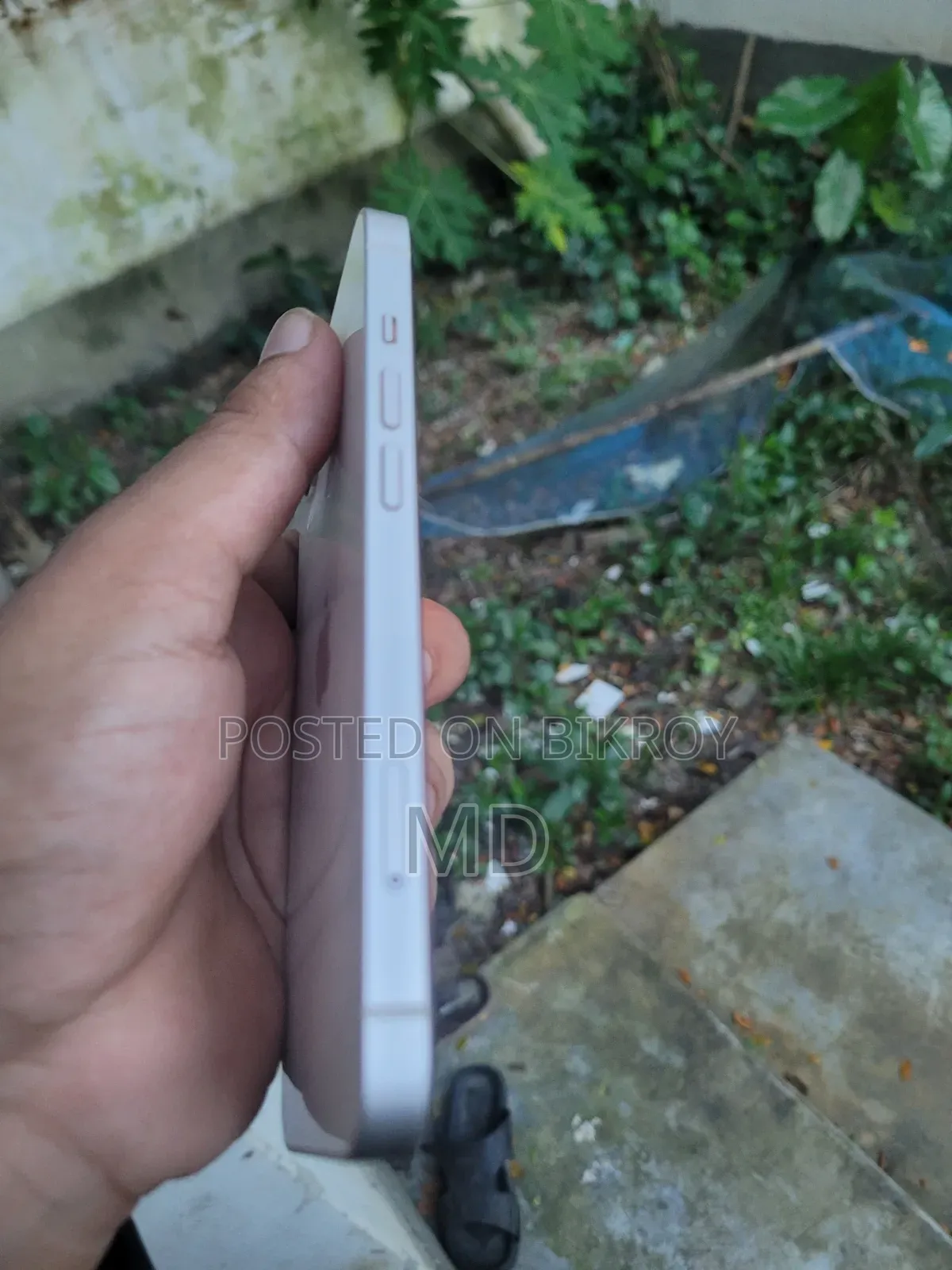 অ্যাপল আইফোন ১৩ ২৫৬ জিবি হোয়াইট