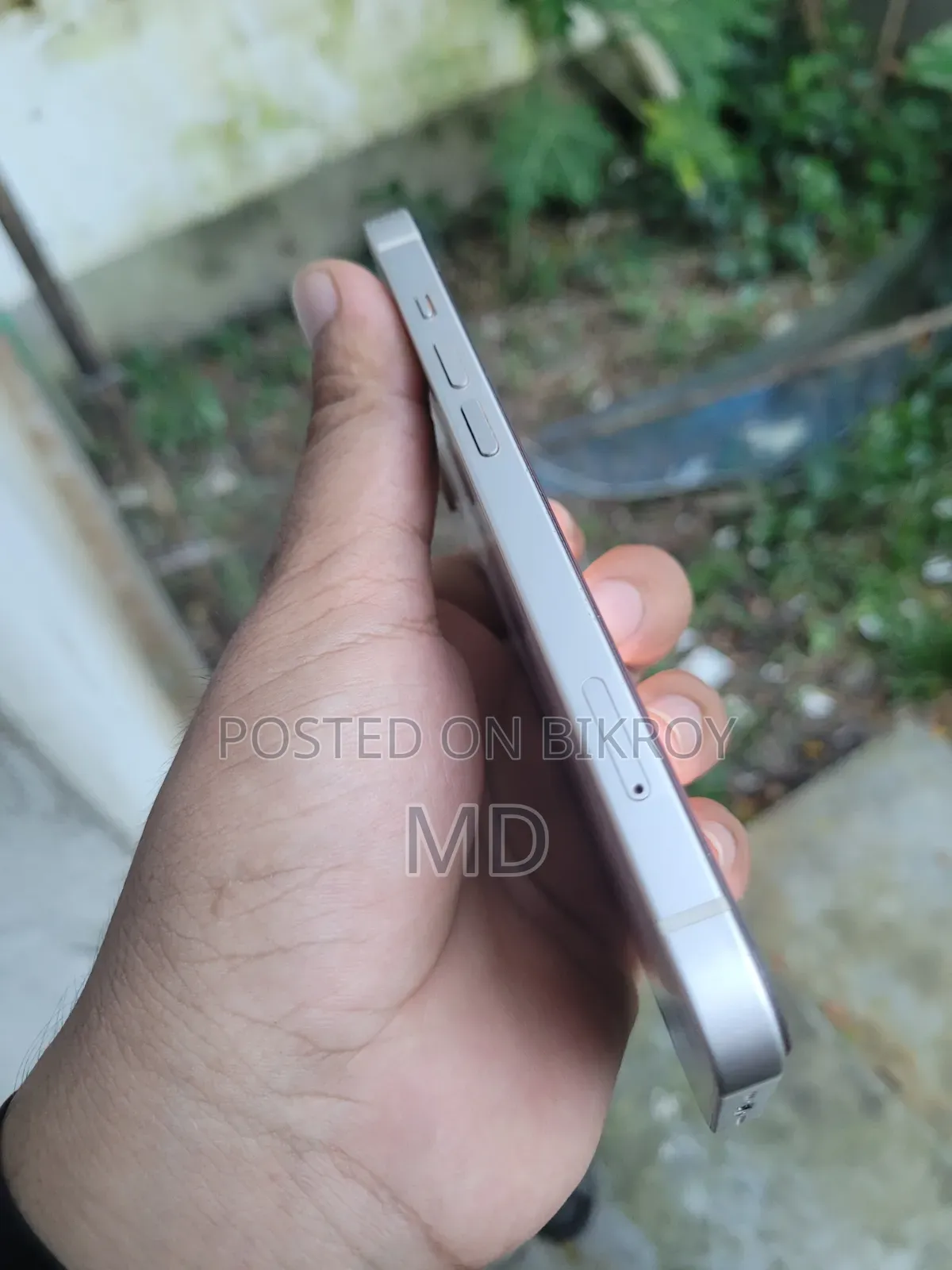 অ্যাপল আইফোন ১৩ ২৫৬ জিবি হোয়াইট