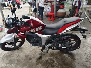 সুজুকি জিক্সার ২০১৯ লাল