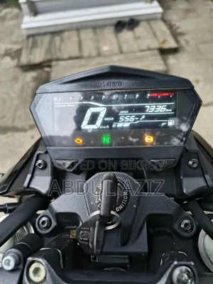 হিরো এক্সট্রিম ১২৫আর ২০২৫ ব্ল্যাক