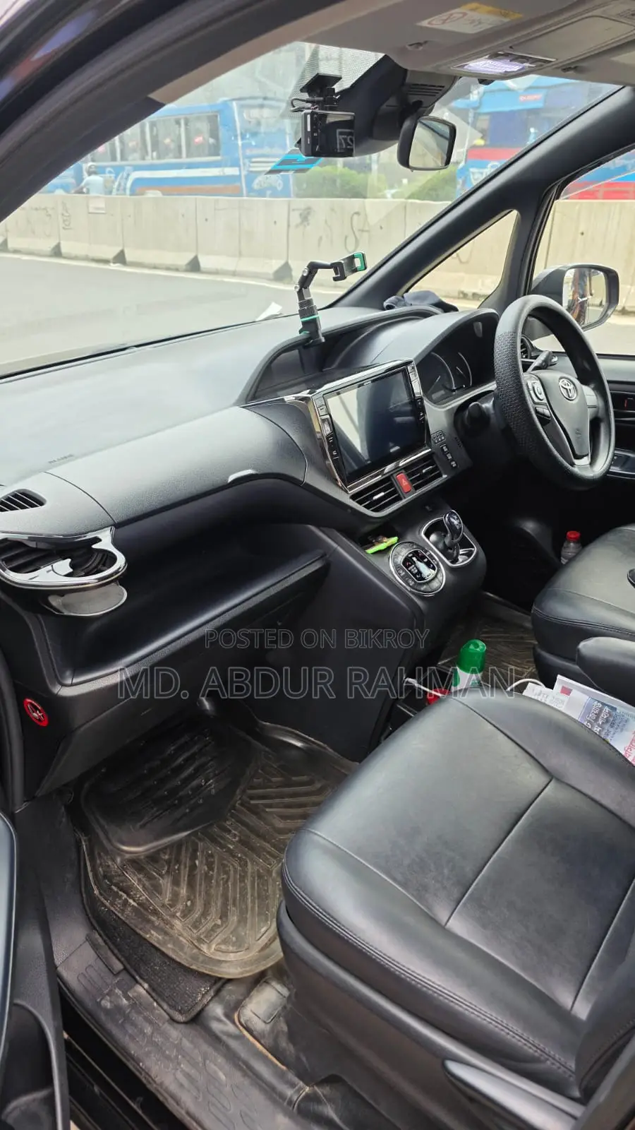 Toyota Noah 1.8 FWD Hybrid (7 seater) 2016 Maroon