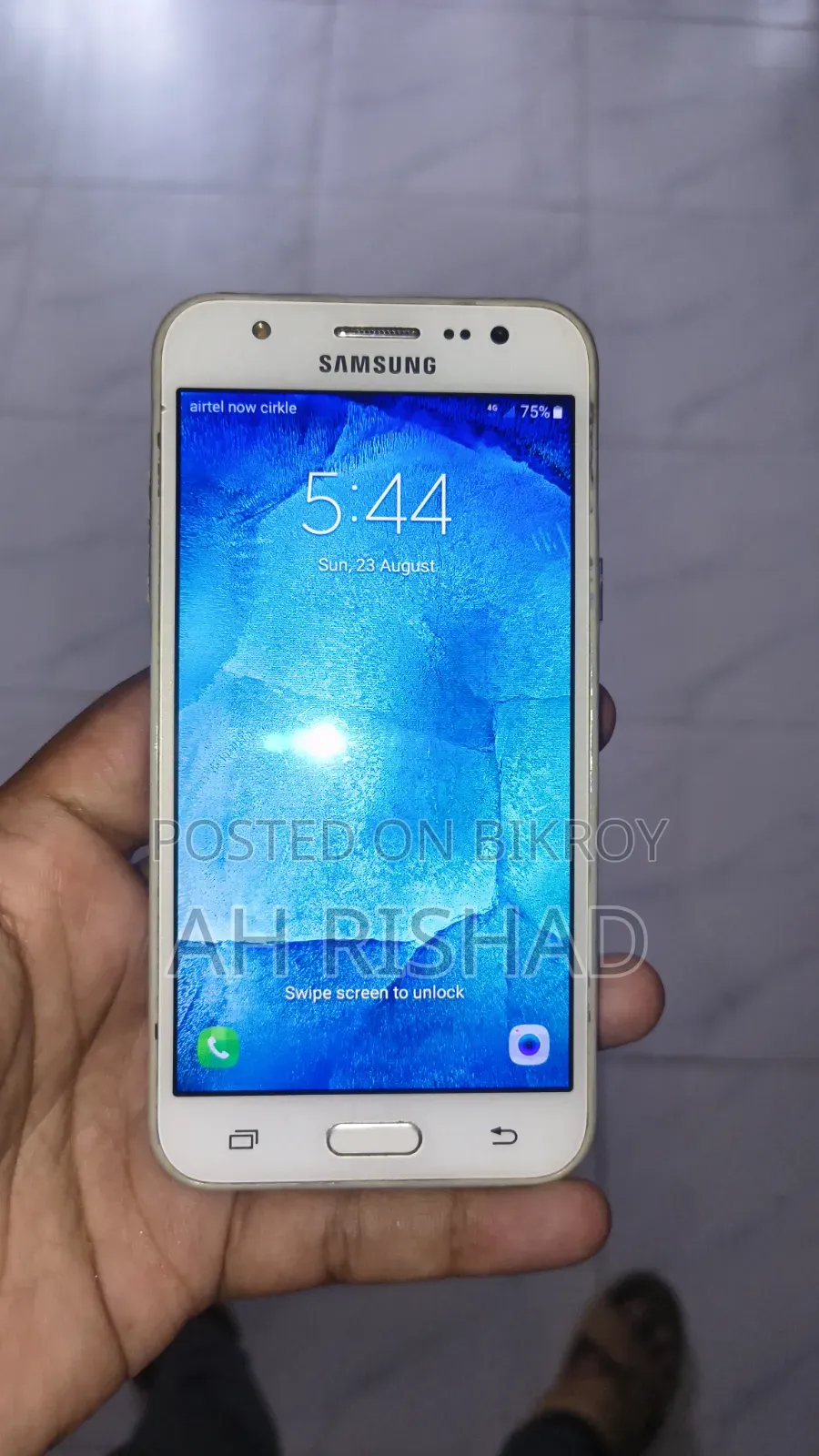 Samsung Galaxy J5 8 GB White
