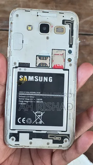 Samsung Galaxy J5 8 GB White
