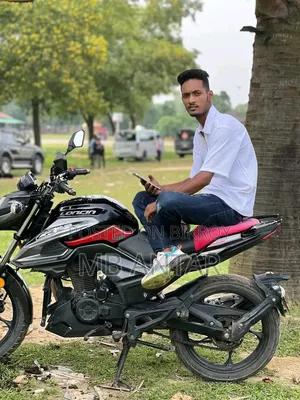 নতুন কেটিএম ২০২৪ কালো