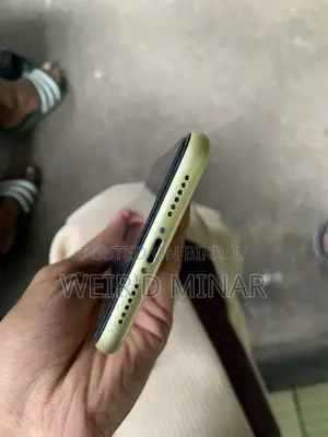 Apple iPhone 11 64 GB Yellow
