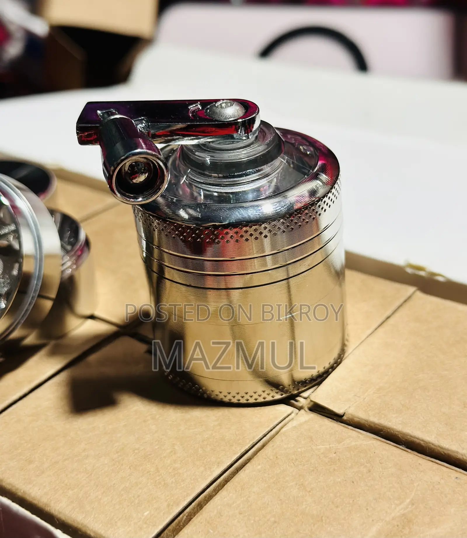 Manual Hand Grinder. Aluminum Body 4 Part 63MM. China Authentic Product
