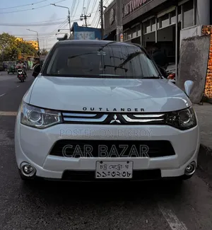 Mitsubishi Outlander SE (2WD) 2013 White