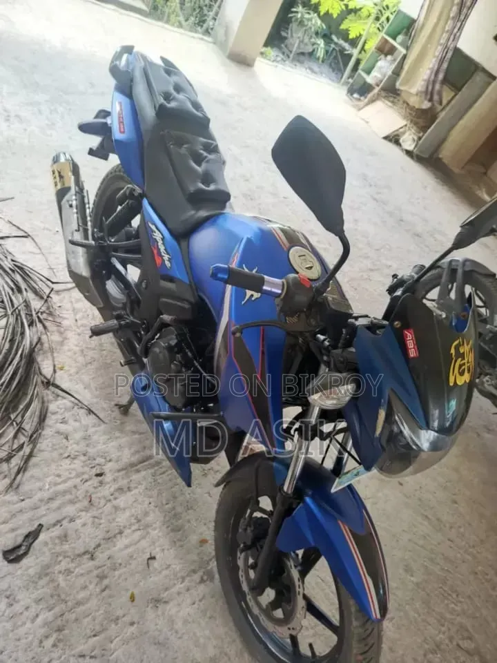 TVS Apache RTR 160 2V 2018 Blue