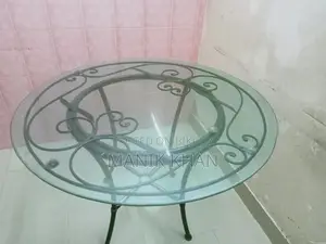 ৪ টি চেয়ার সহ টেবিল