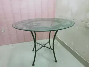 ৪ টি চেয়ার সহ টেবিল