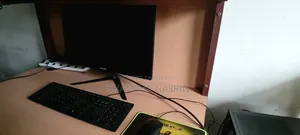 Desktop Computer 8GB AMD Ryzen 5 SSD 256GB