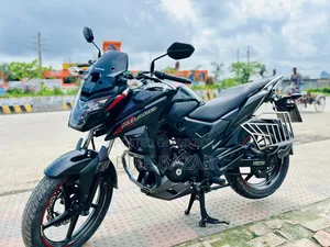 হোন্ডা এক্স-ব্লেড ১৬০ ২০২০ কালো
