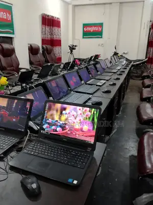 ল্যাপটপ ডেল ৩জিবি ইন্টেল এসএসডি ২৫৬জিবি