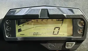 ইয়ামাহা ফেজার-এফজেড ভি২ মিটার