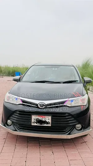 নতুন টয়োটা অ্যাক্সিও ২০১৫ কালো