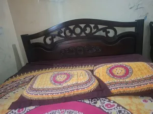 Bed like new in press condition for sale, with mattress.