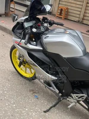 যামাহা আর১৫ ভি৩ ২০২১ রূপালী