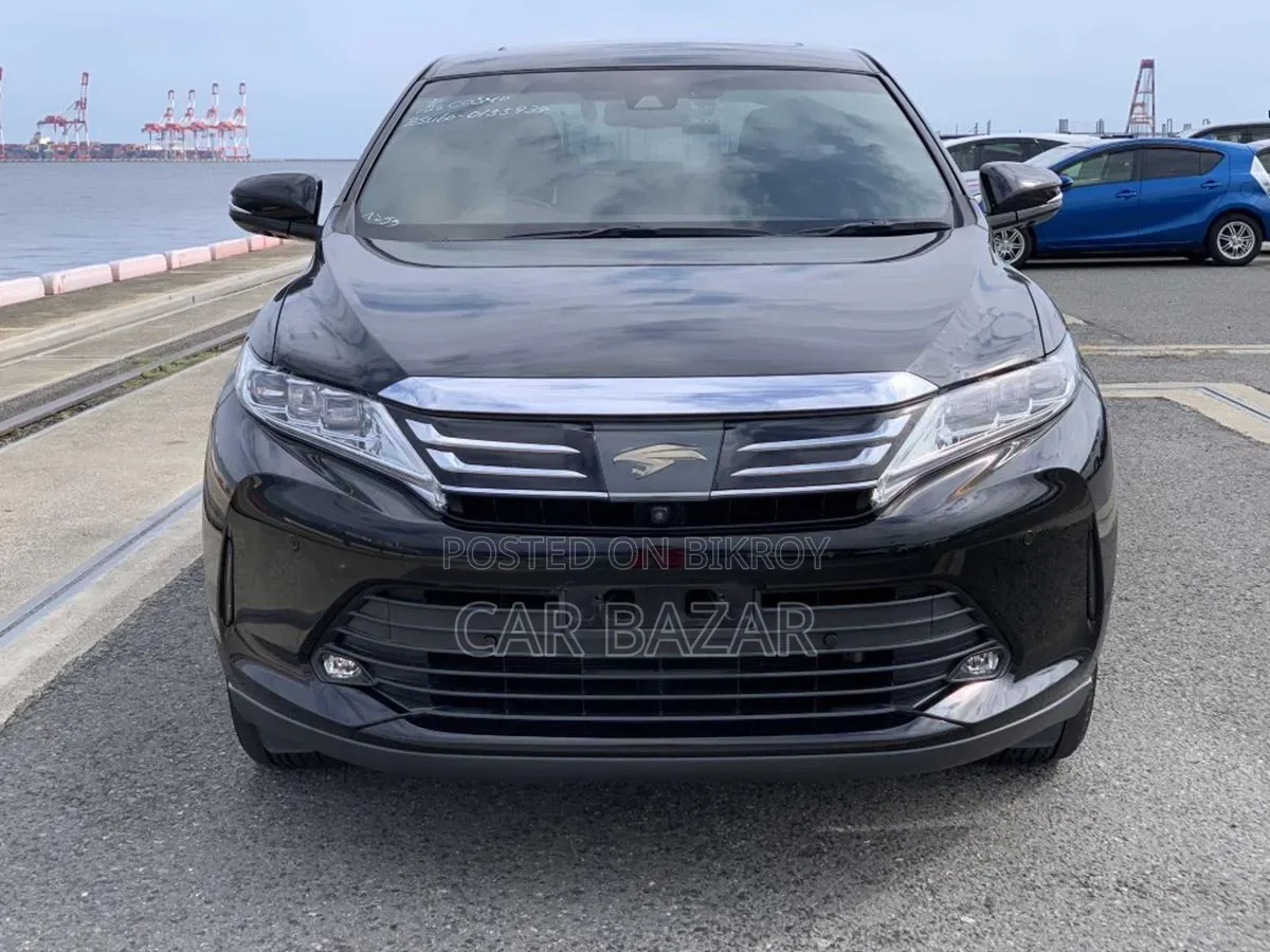 Toyota Harrier 2.0 2018 Black