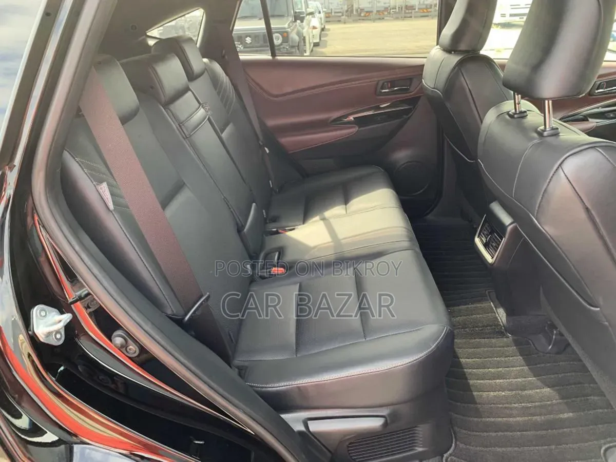Toyota Harrier 2.0 2018 Black